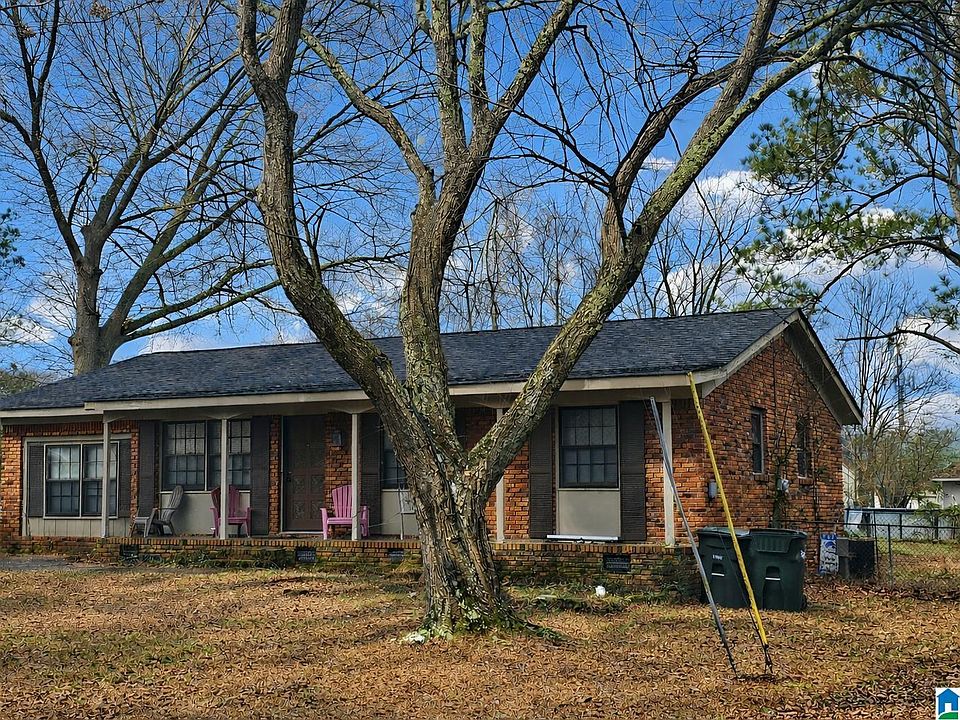 2nd image of 1105 Rainbow Dr NE