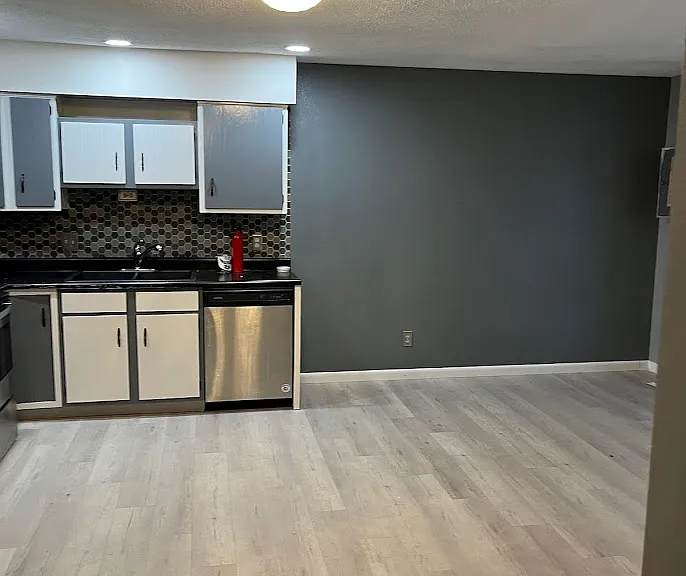 1407-1409 Minstrel Dr — Photo 4