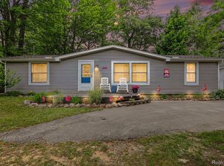 6830 Stephens Dr, Caseville, MI 48725