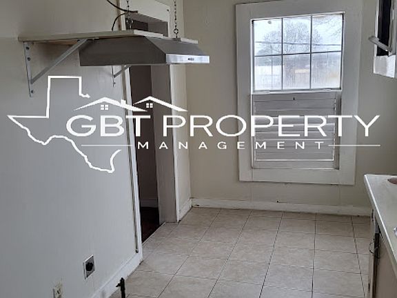 3rd image of 906 E Cotton St #D