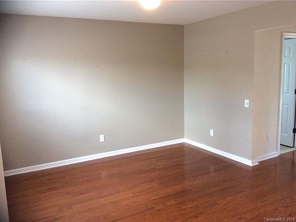 3rd image of 9204 Bellegarde Dr