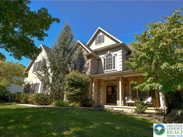 2142 Fieldstone Dr, Bethlehem, PA 18015