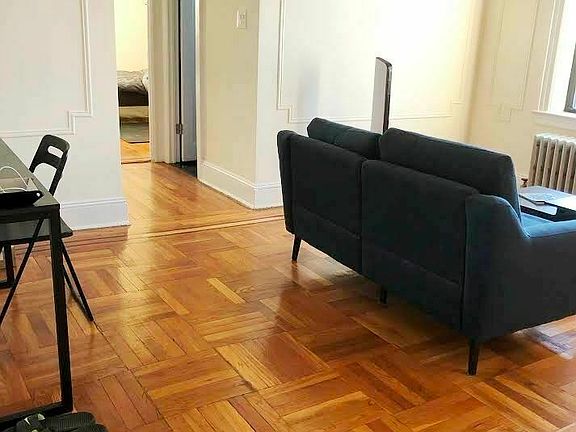 5th image of 2407 36th St APT D2