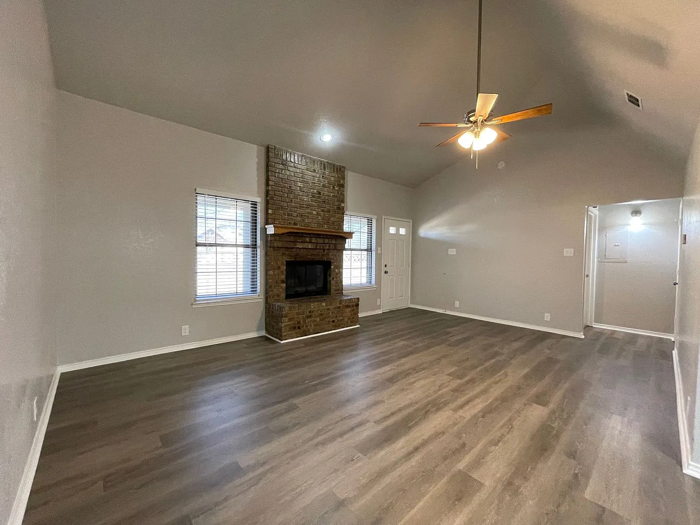 Available Now 2 Bedroom 2 Bath Townhome In Cleburne — Photo 2