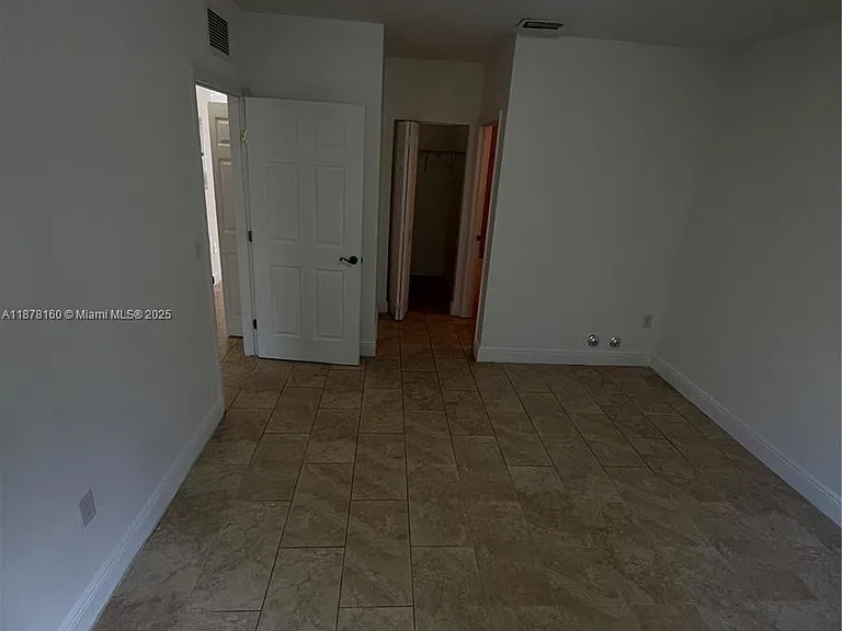 211 W 79th Pl #302 — Photo 10