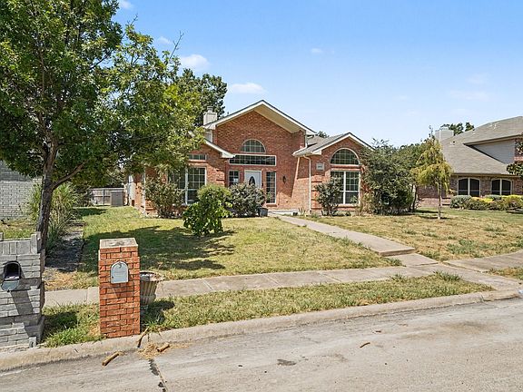 3rd image of 4002 Tropic Cir