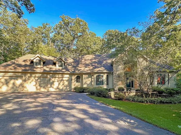 29520 June LANE, Waterford, WI 53185