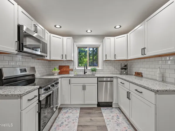 106 Sampson Pkwy, Pittsfield, MA 01201