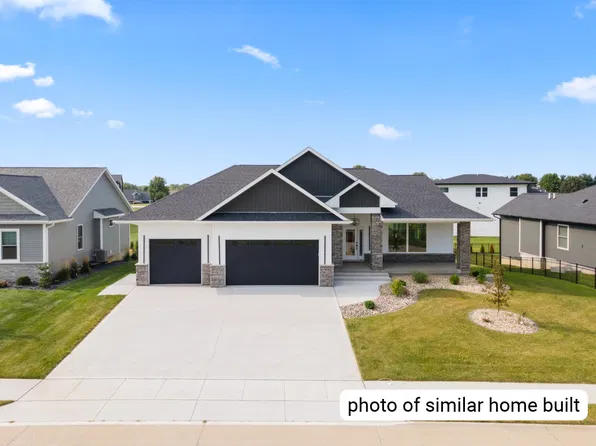 7172 Alvie Ln, Bettendorf, IA 52722