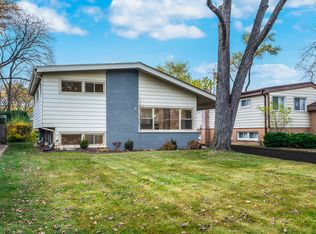310 Voltz Rd, Northbrook, IL 60062