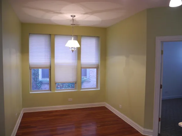 1520 E Marquette Rd #2, Chicago, IL 60637