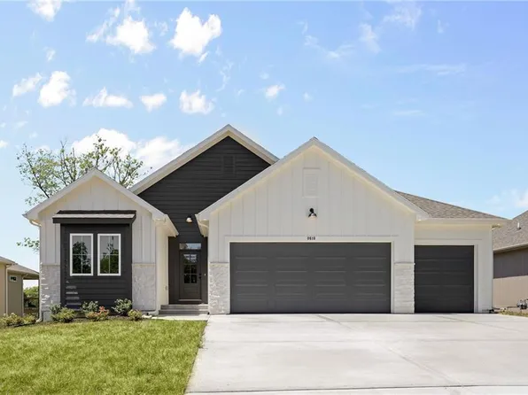 8610 Laramie St, De Soto, KS 66018