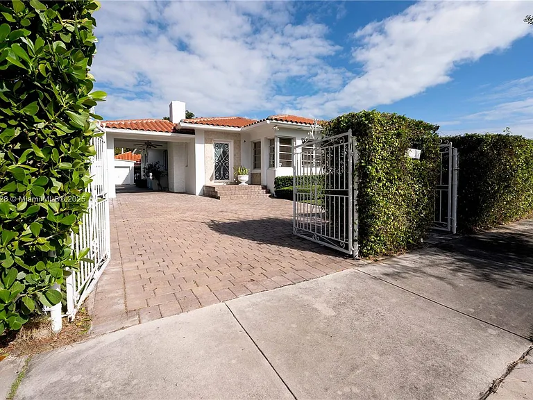501 SW 24th Rd — Photo 25