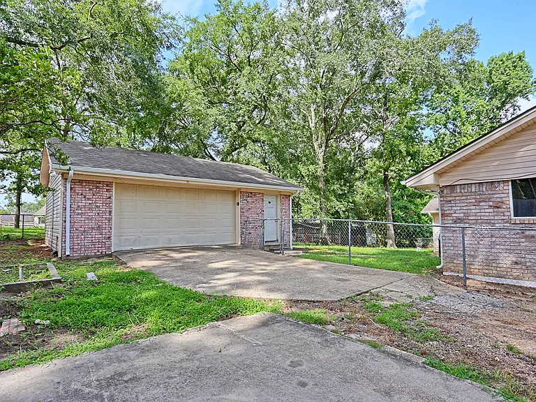 704 Natchez River Cir — Photo 4