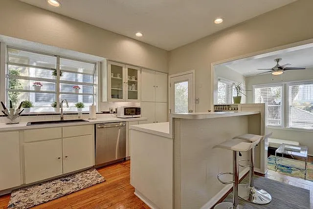 607 Baylor St #A — Photo 6
