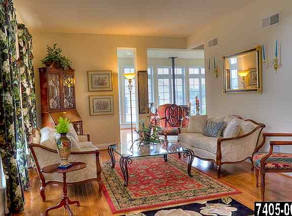 3rd image of 2062 Westbury Ct