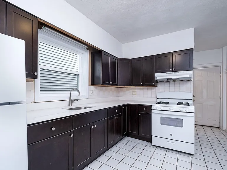 3 Dell St #1 — Photo 1