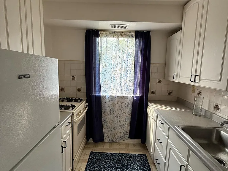9921 Bustleton Ave — Photo 11