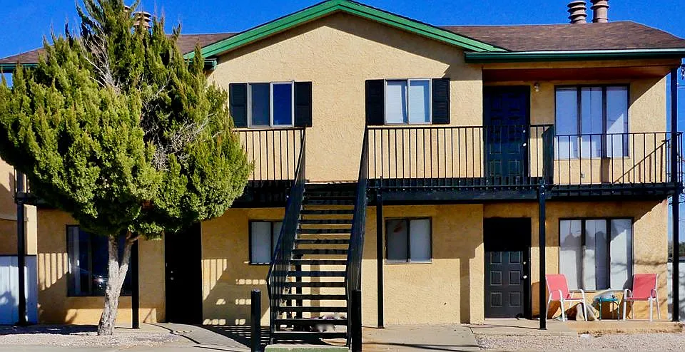 1200 NE Aspen Dr #C