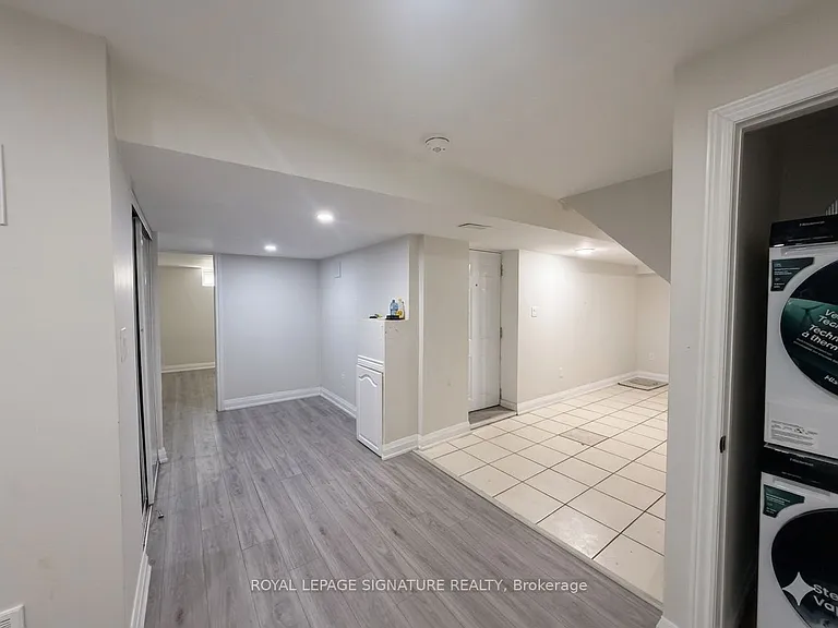806 Envoy Dr #BASEMENT — Photo 2