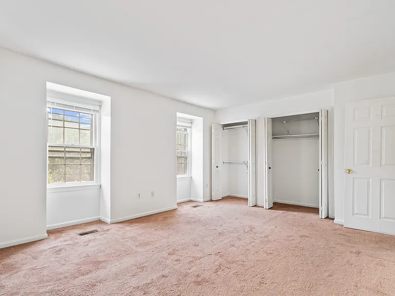 2820 Mozart Dr — Photo 6