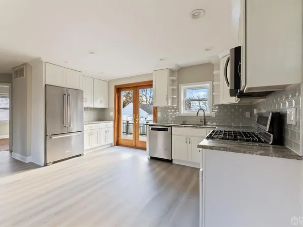 111 Summit Ave, Ewing, NJ 08628
