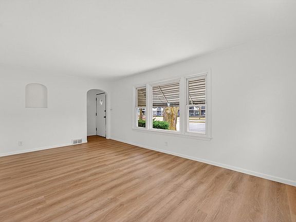 4th image of 6726 West Silver Spring DRIVE