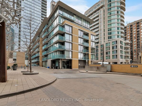 21 Scollard St #209-C02, Toronto, ON M5R 1G1