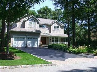 3 Enchanted Forest Rd, Kings Park, NY 11754