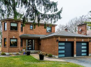 124 Manse Rd #10, Toronto, ON M1E 3V1
