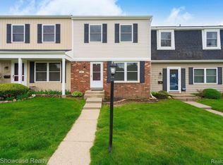1141 Marquette Ct, Rochester, MI 48307
