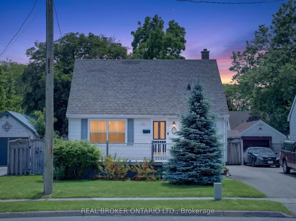 67 Archibald St, Brampton, ON L6X 1M3