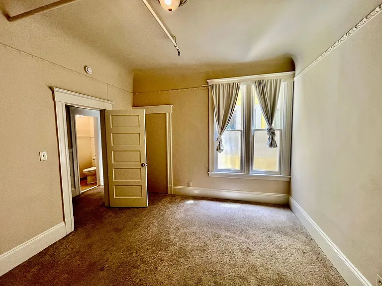 PM0484 — Photo 11
