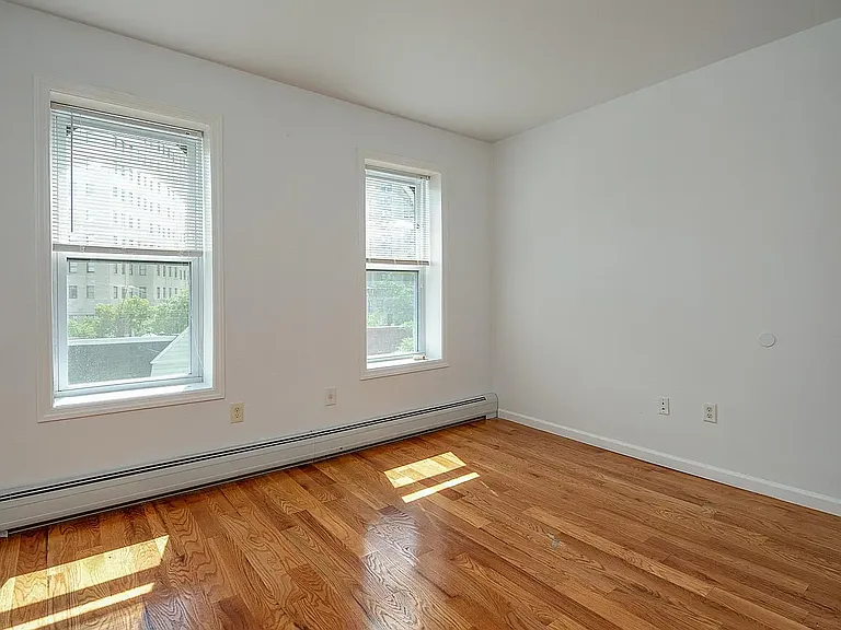 215 Summit Ave #8 — Photo 6