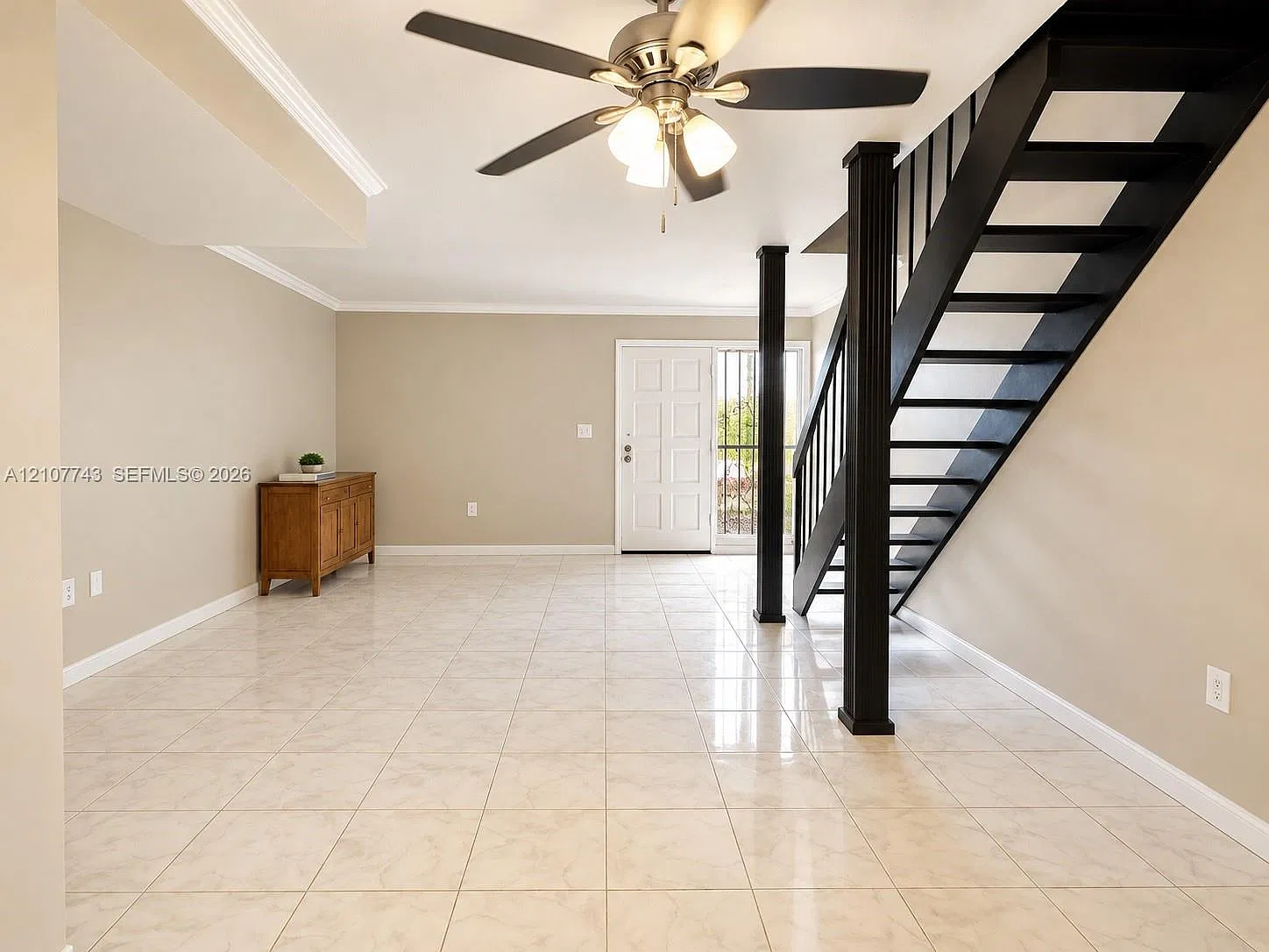 Shores Villas Condo Bldg — Photo 3