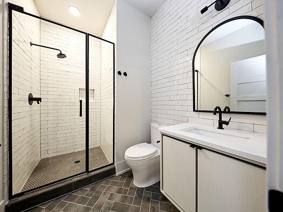 3rd image of 3061 W Logan Blvd #10