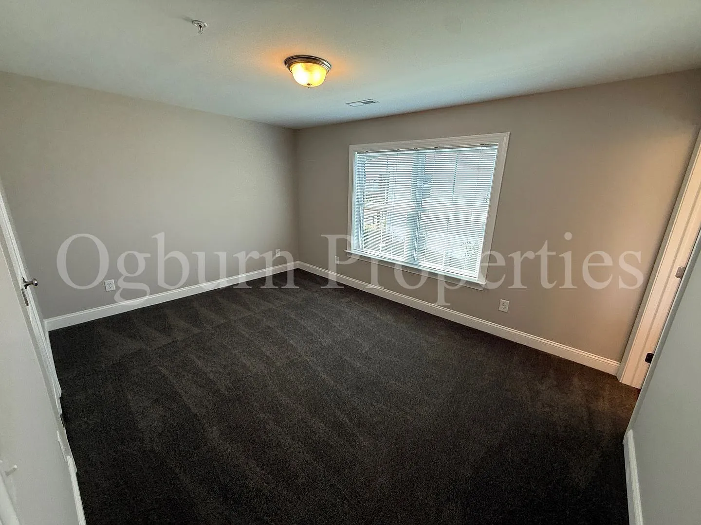 350001 - 500 N Dunleith Avenue — Photo 2