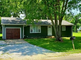 205 Clover St, Altamont, IL 62411