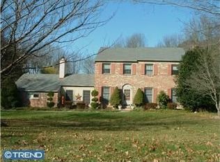 2 Philips Ln, Newtown Square, PA 19073