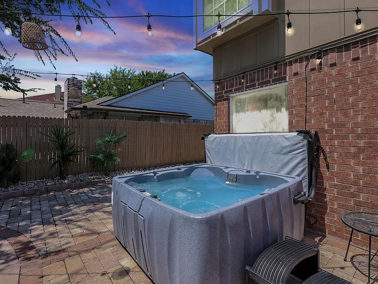 708 Azalea Dr — Photo 45