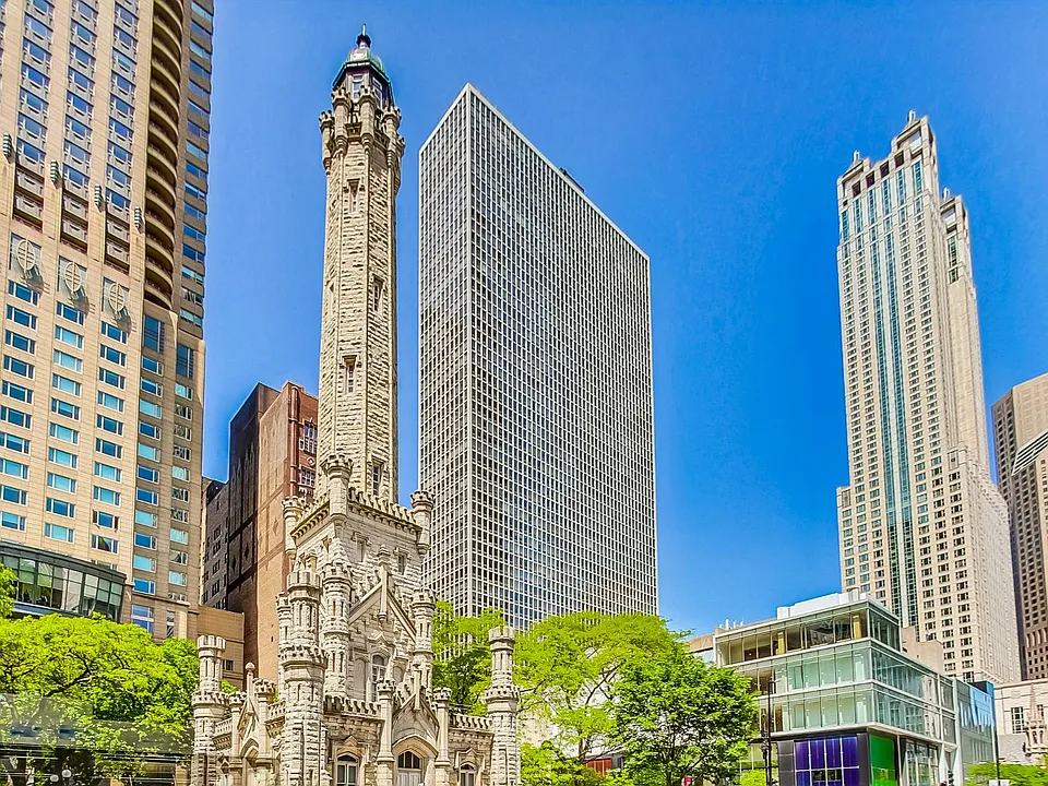 111 E Chestnut St #22A