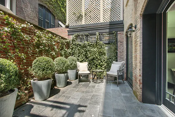 Sold by Compass | media 6