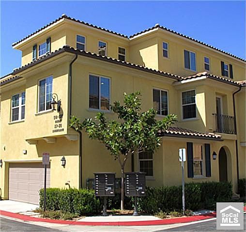 Front- both front door & garage on exterior of courtyard for less noice