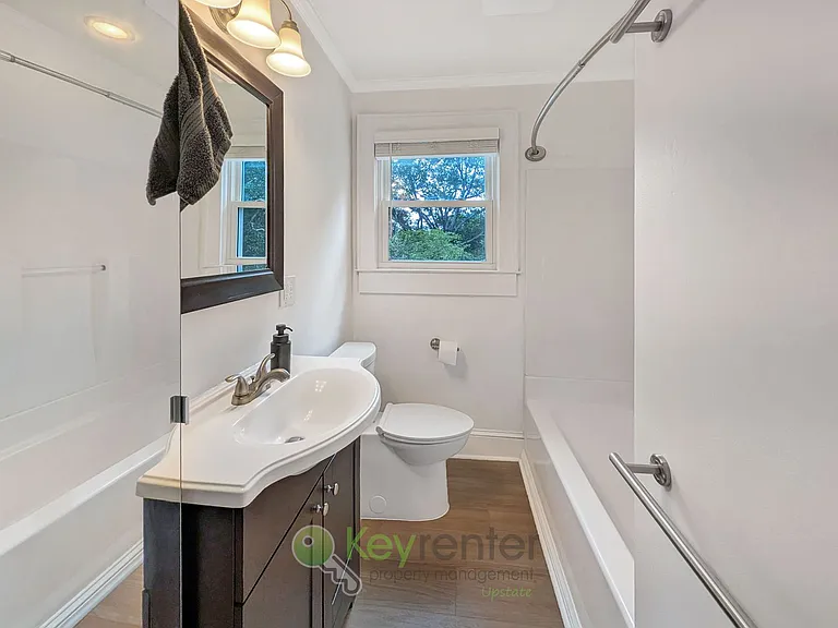 102 Woodville Ave — Photo 11