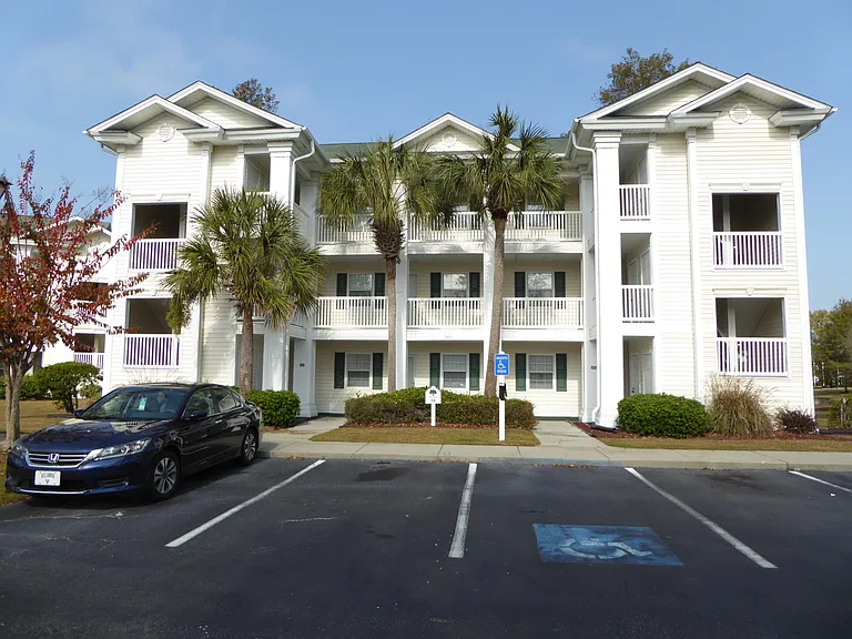 541 White River Dr #16G — Photo 1