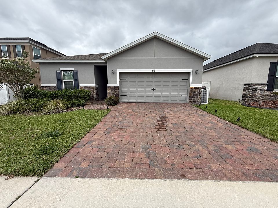 1st image of 813 Landmark Hills Dr