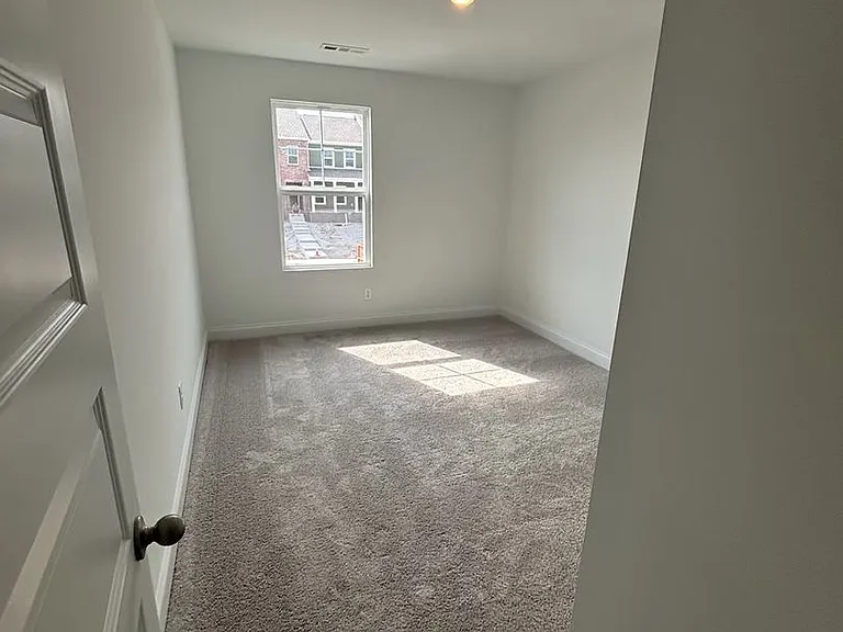977 Nance Ln — Photo 33