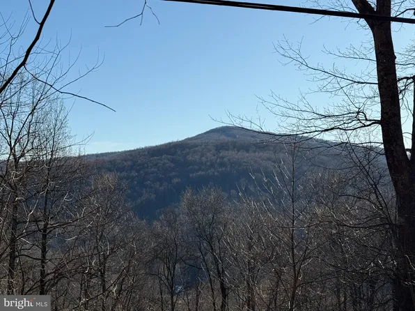 36 Jonathan Rd, Linden, VA 22642