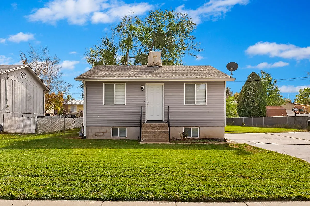 2 bed, 1.0 bath, 754 sqft, $1,500 — Photo 1