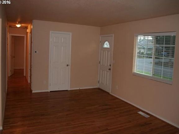 5th image of 9415 SE Regents Dr